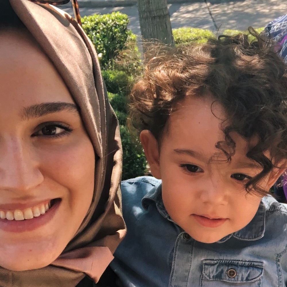 Meet your Posher, Elif